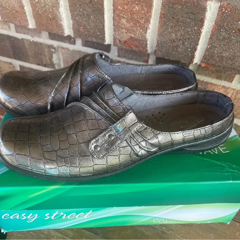 Easy Street‎ Flats Pewter Croc Holly Size 9 sb4